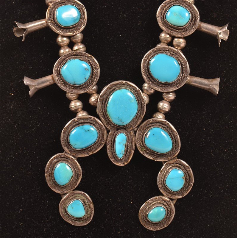 Navajo Indian Sterling Squash Blossom Necklace. (1 of 4)