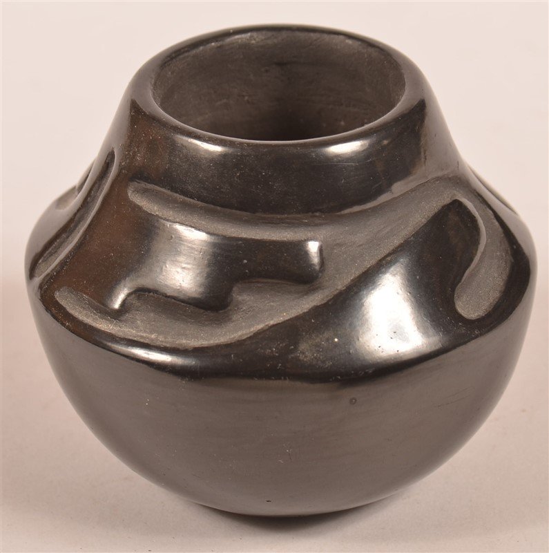 San Ildefonso Pueblo Blackware Pottery Jar. (1 of 3)