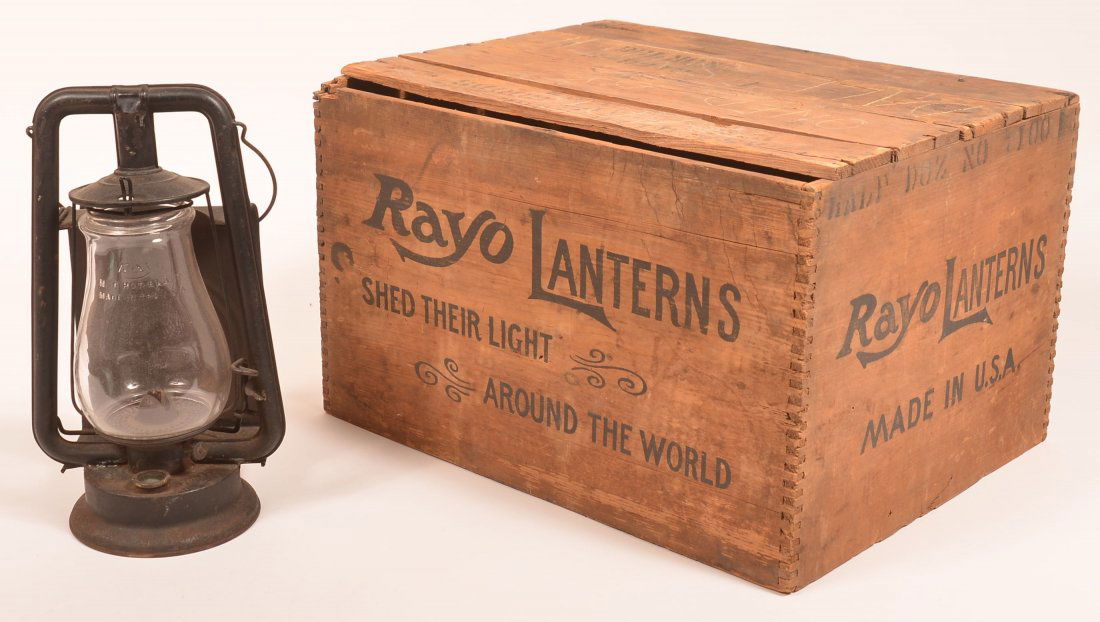 Rayo No. 0 Hot Blast Lantern and Box. (1 of 2)