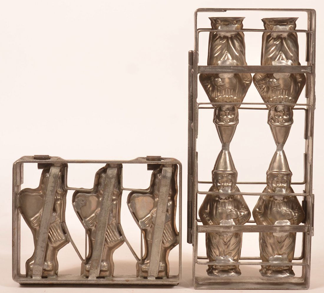 Two Vintage Valentine Chocolate Molds (1 of 2)