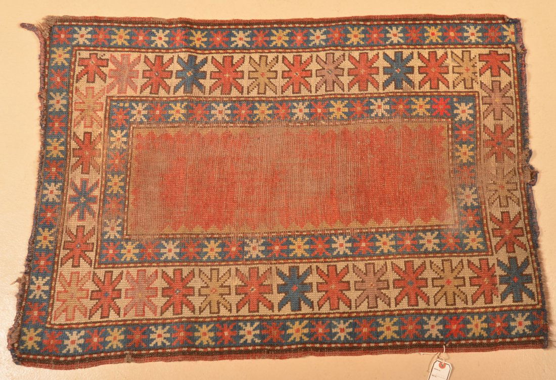 Small Geometric Pattern Oriental Area Rug. (1 of 3)