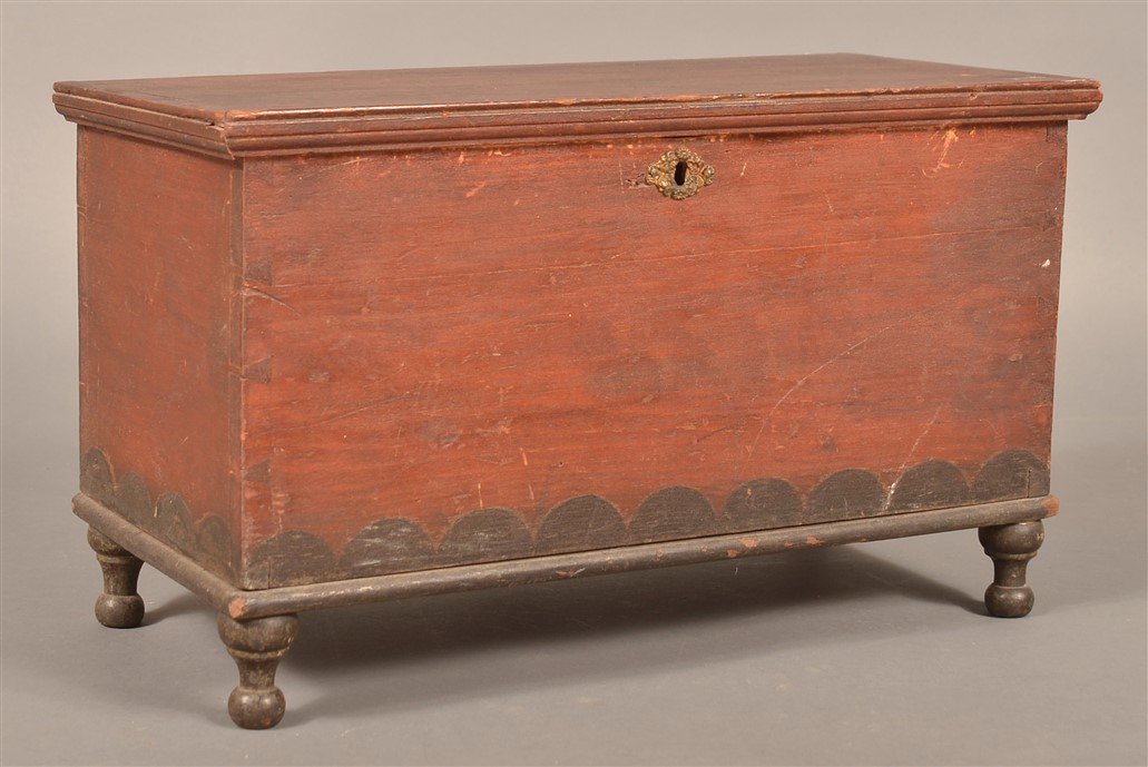 Pennsylvania Softwood Miniature Blanket Chest. (1 of 4)