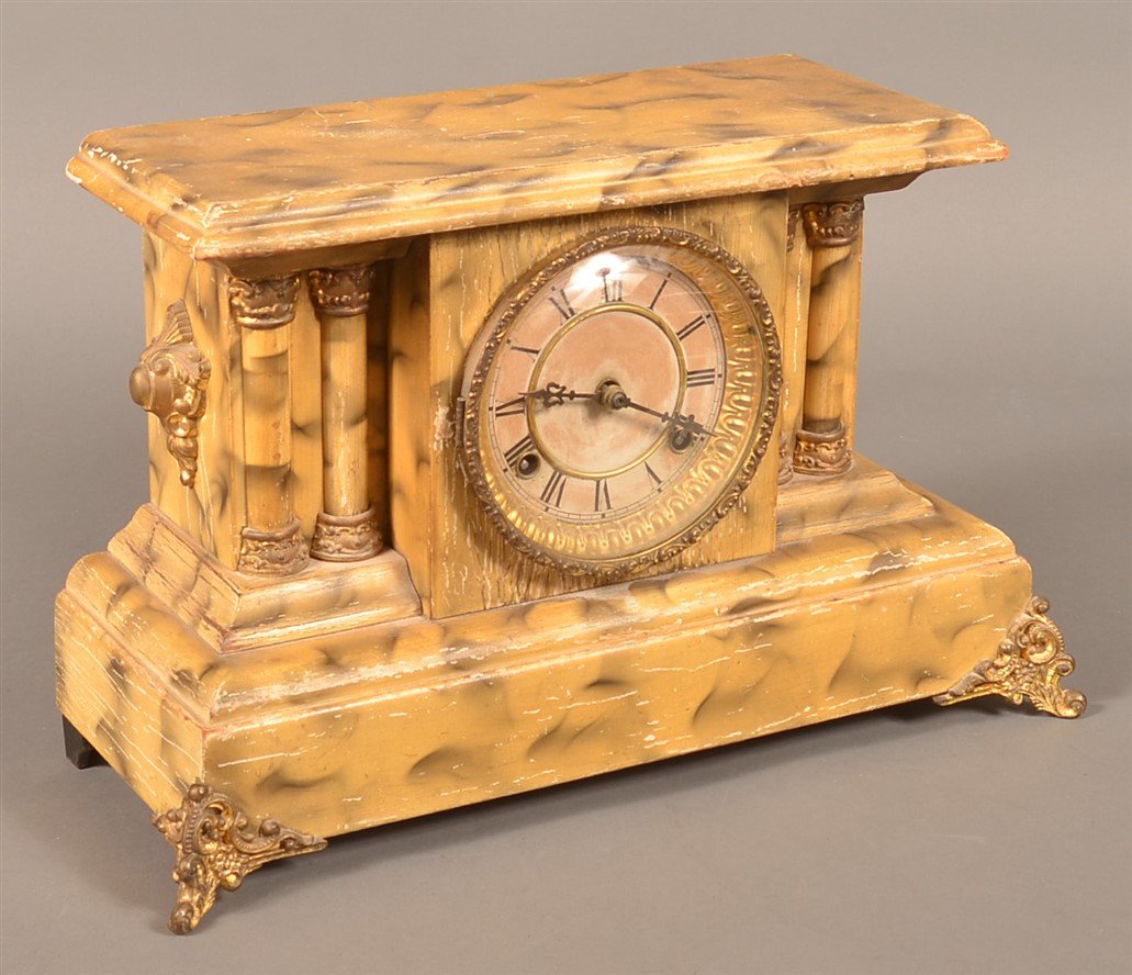 Waterberry Clock Company Mantel Clock. (1 of 4)