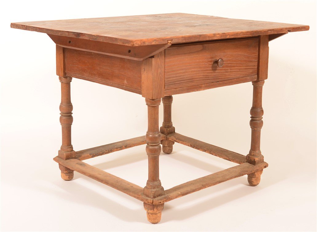 18th Century Mixed Wood Pin Top Tavern Table. (1 of 3)
