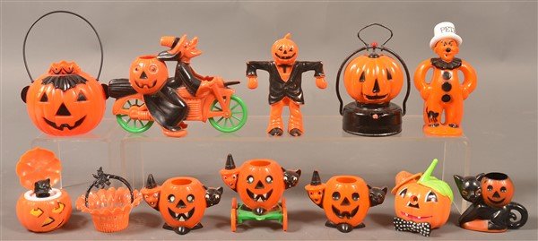 Group of Plastic Halloween Items. (1 of 3)