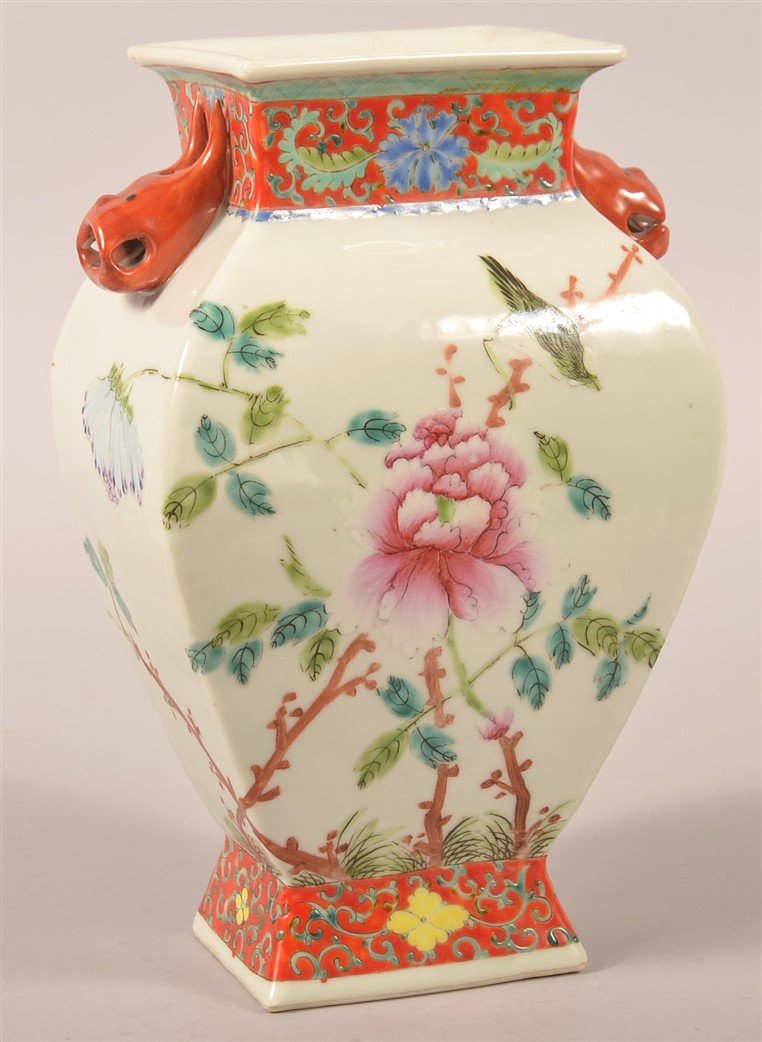 Vintage Chinese Famille Rose Porcelain Vase. (1 of 3)