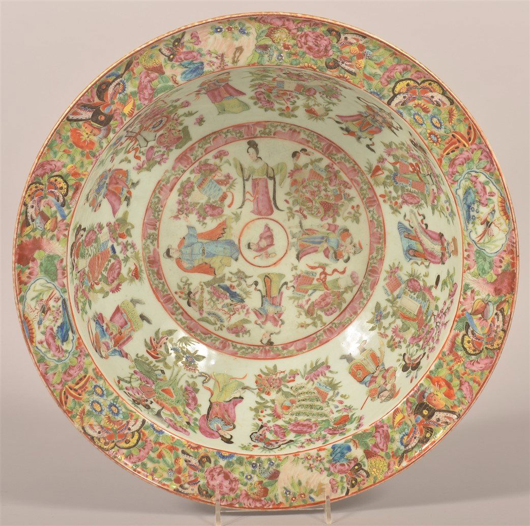 Chinese Export Porcelain Famille Rose Bowl. (1 of 5)