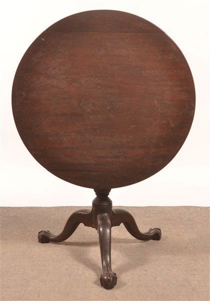 Pennsylvania Chippendale Walnut Tilt-top Tea Table. (1 of 3)