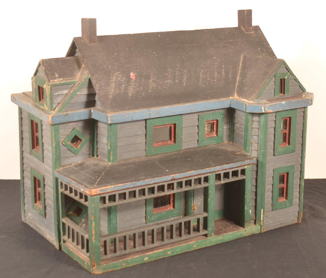2-1/2 Story Wood Shingle House Model. (1 of 4)