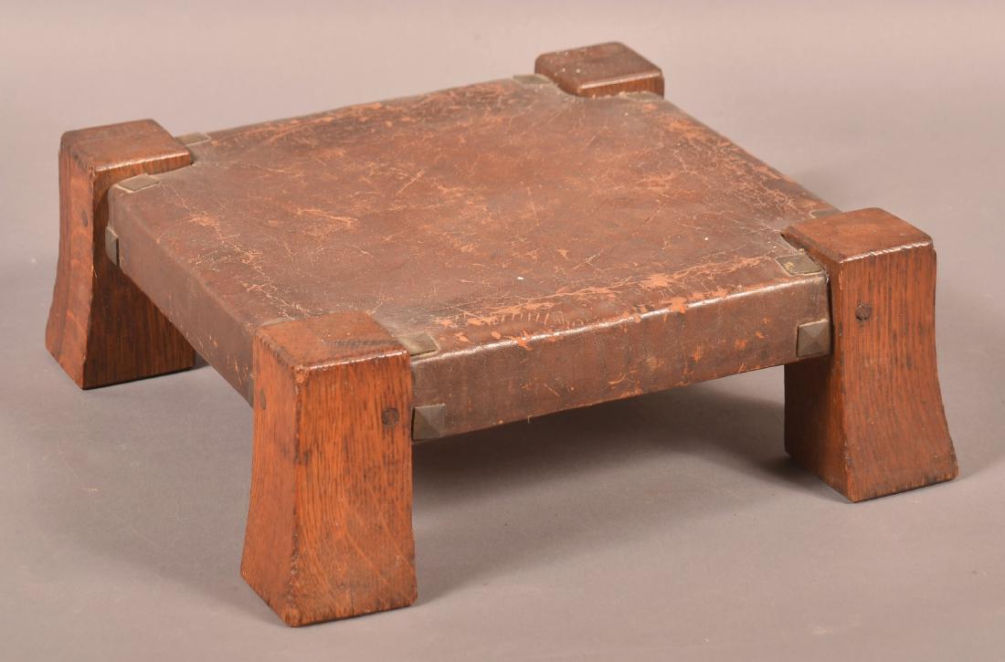 Craftsman Arts and Crafts Oak Footstool. (1 of 4)