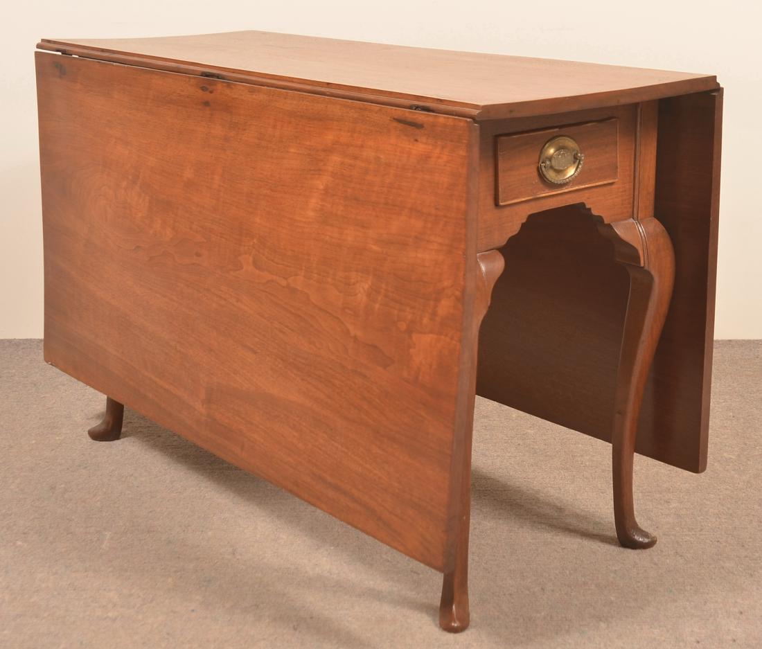 PA Queen Anne Walnut Drop-leaf Table. (1 of 5)