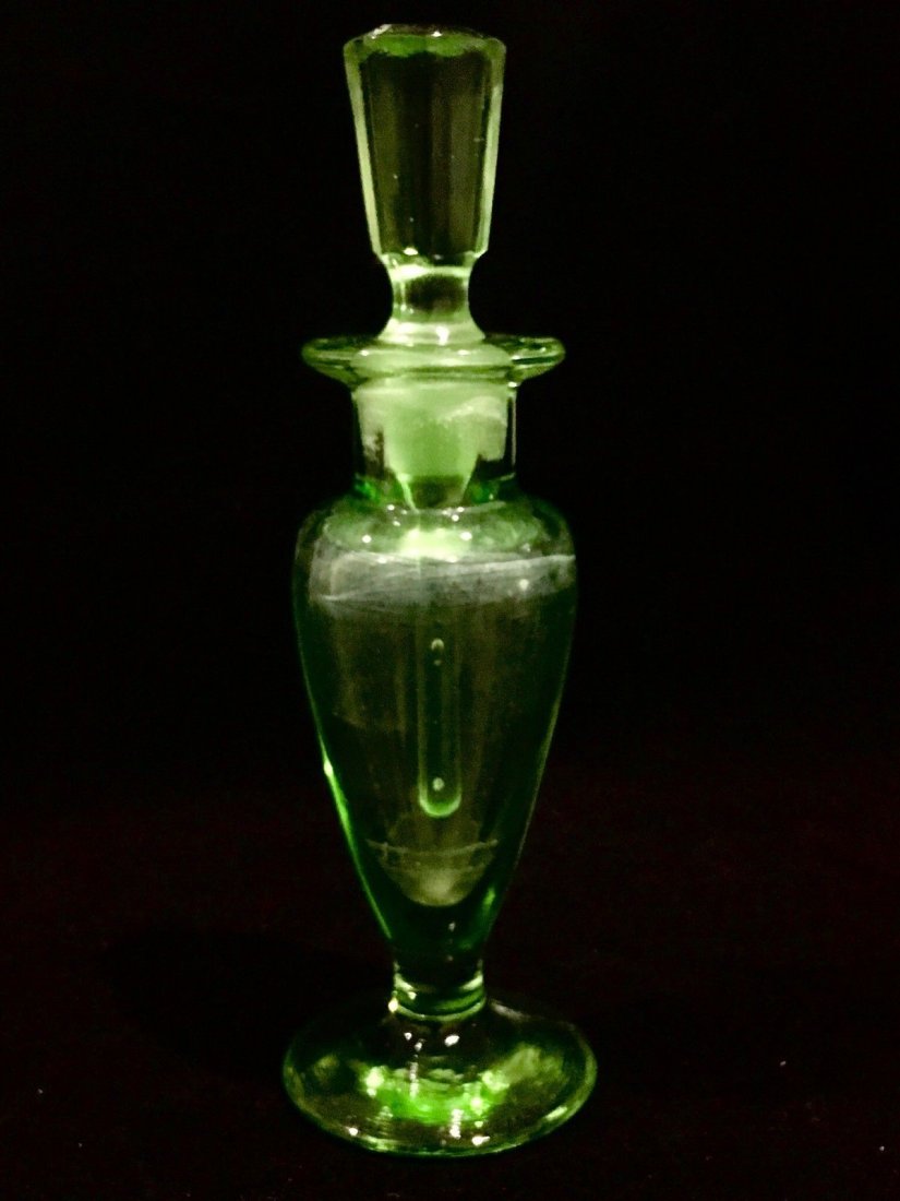 VINTAGE ART DECO GREEN DEPRESSION GLASS Vintage Art Deco Jadeite Atomizer
