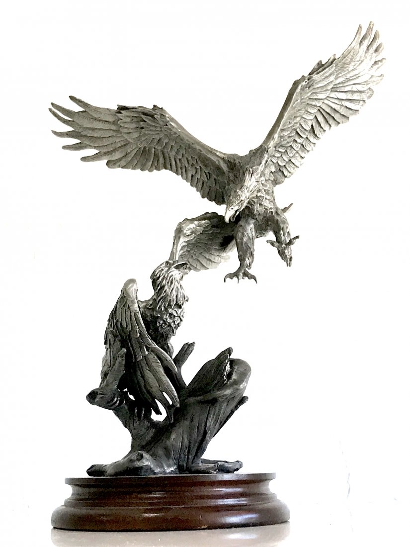 Michael Boyett "wings of liberty"Chilmark Fine pewter: Michael Arden Boyett "wings of liberty" Chilmark fine pewter Pewter Only 950 were made, Vintage 1982Approx measurements are5 1/4" WOOD BASE DIAMETER9" TOP WING SPAN12 1/2" HEIGHTLocal shipping cost is