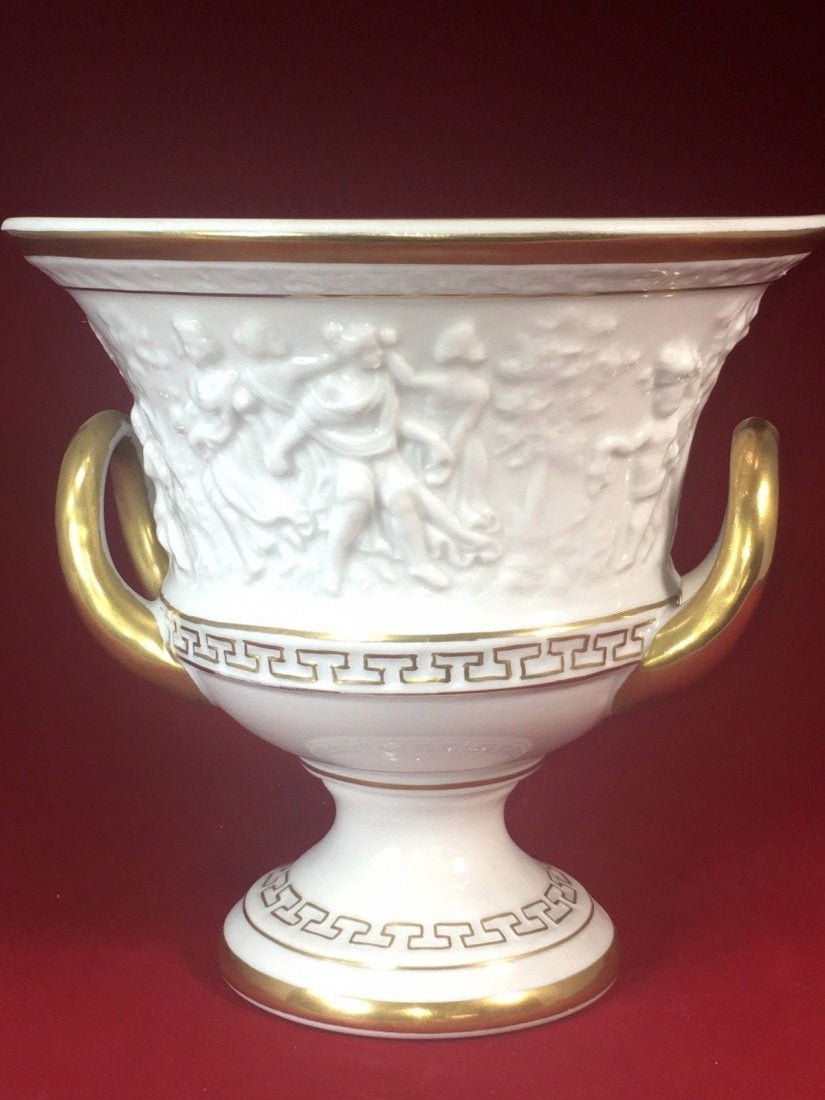 Antique ItaliCapodimonte Stamped large jardiniere Roman: Antique Capodimonte Italy Stamped large jardiniere Roman & Cherub scene 7"in height and 7" in the opening . Local shipping cost for this item is $35