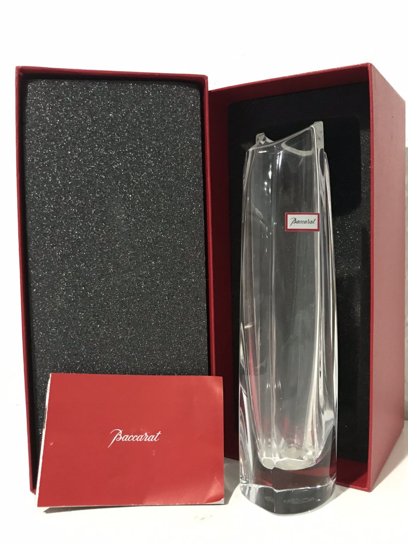 New old stock baccarat crystal vase 8" with the box: New old stock baccarat crystal vase 8" with the box Local shipping cost is $39No pick up option for this item