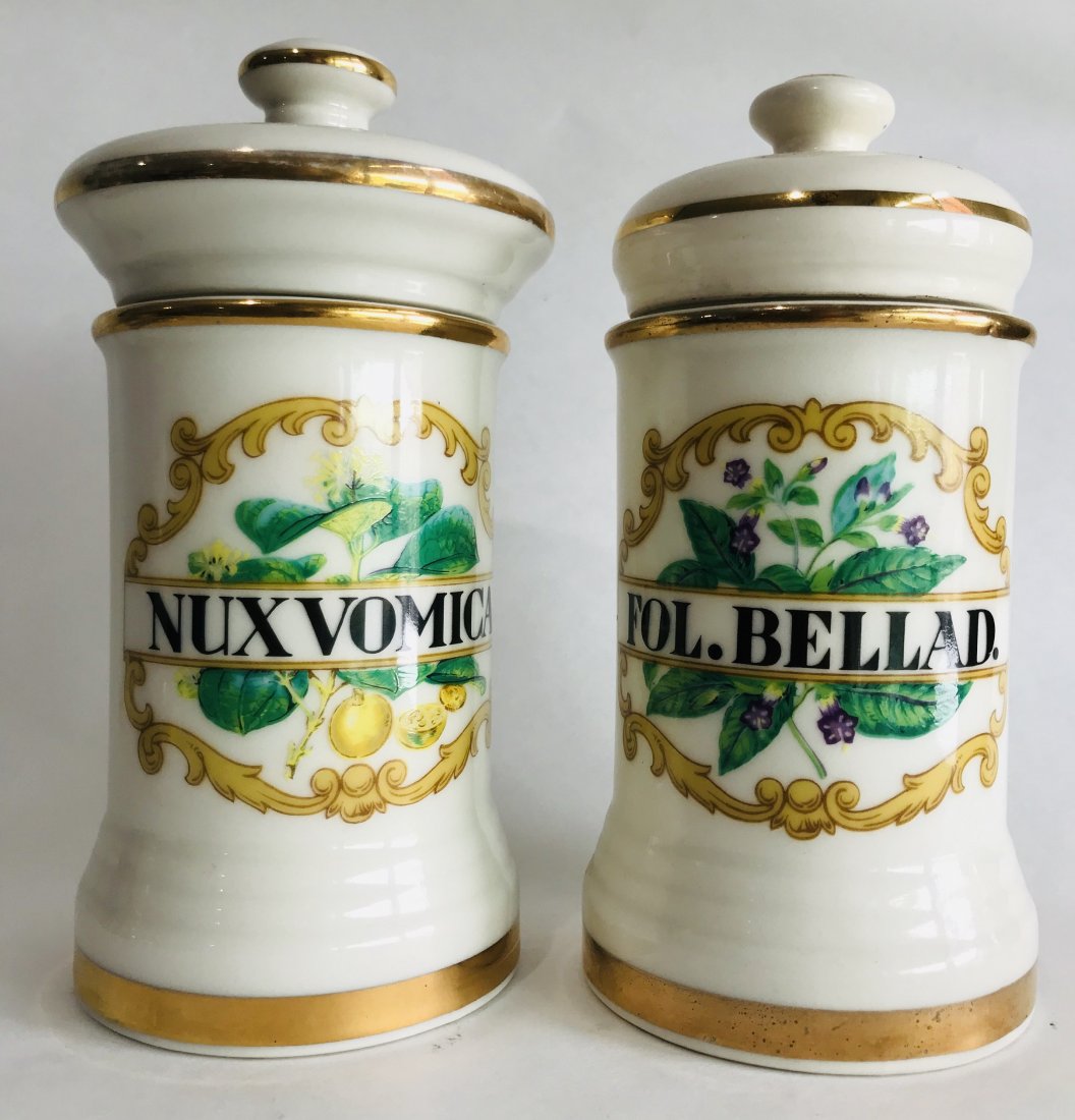 Lot of two Antique Apothecary Jars 7 1/2" Tall: Lot of two Antique Apothecary Jars 7 1/2" TallLocal shipping cost $25No pick up option