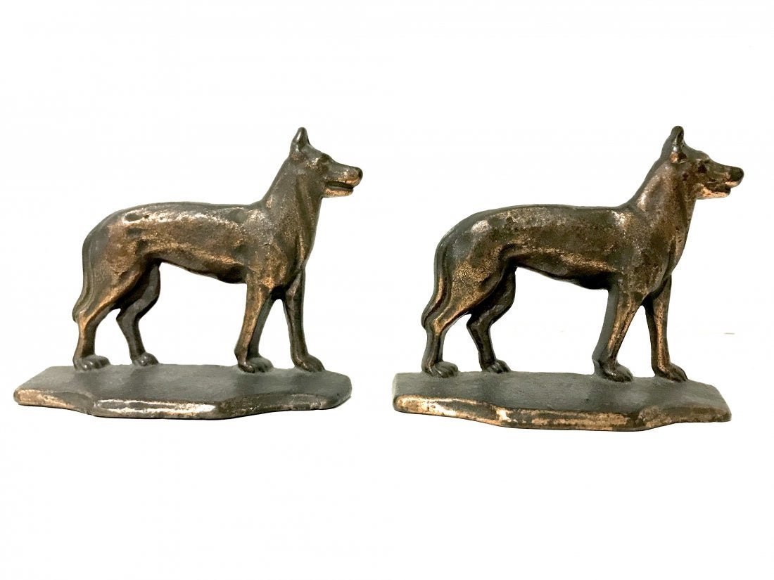 Antique Dog Statue Bookends 6" Long X 6" Tall: Antique Dog Statue Bookends 6" Long X 6" Tall Local shipping cost is $21