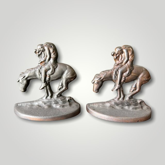 END OF THE TRAIL 1980 NUMBERED BOOKEND: END OF THE TRAIL 1980 NUMBERED BOOKEND MEASURES 5 INCHES HIGH AND 4 1/2 INCHES WIDE