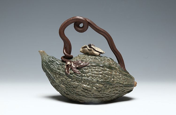 Fine Vintage Chinese Yixing Zisha Teapot (1 of 8)