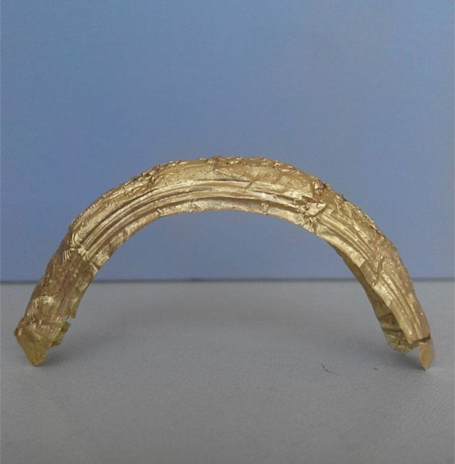 Excavated Chinese Tang Dynasty Pure Gold Comb Part (1 of 14)