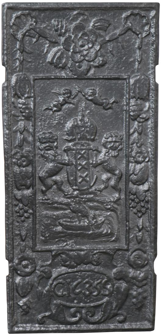 Fire placecast- iron plate: With the coat of arms of Amsterdam. To 17th century model. 73 x 34 cm.