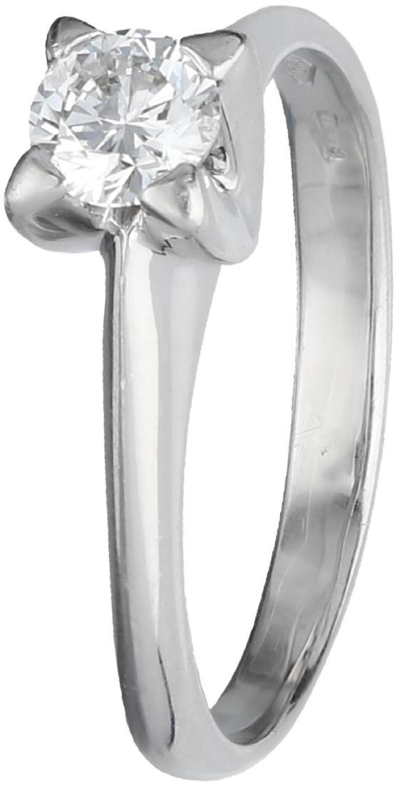Chimento solitaire ring white gold, approx. 0.37 ct.: 1 Brilliant cut diamond (approx. 0.37 ct.). Clarity: VS2 - SI1, color: F - G. Ring size: 17.25 mm. Weight: 3.8 grams.