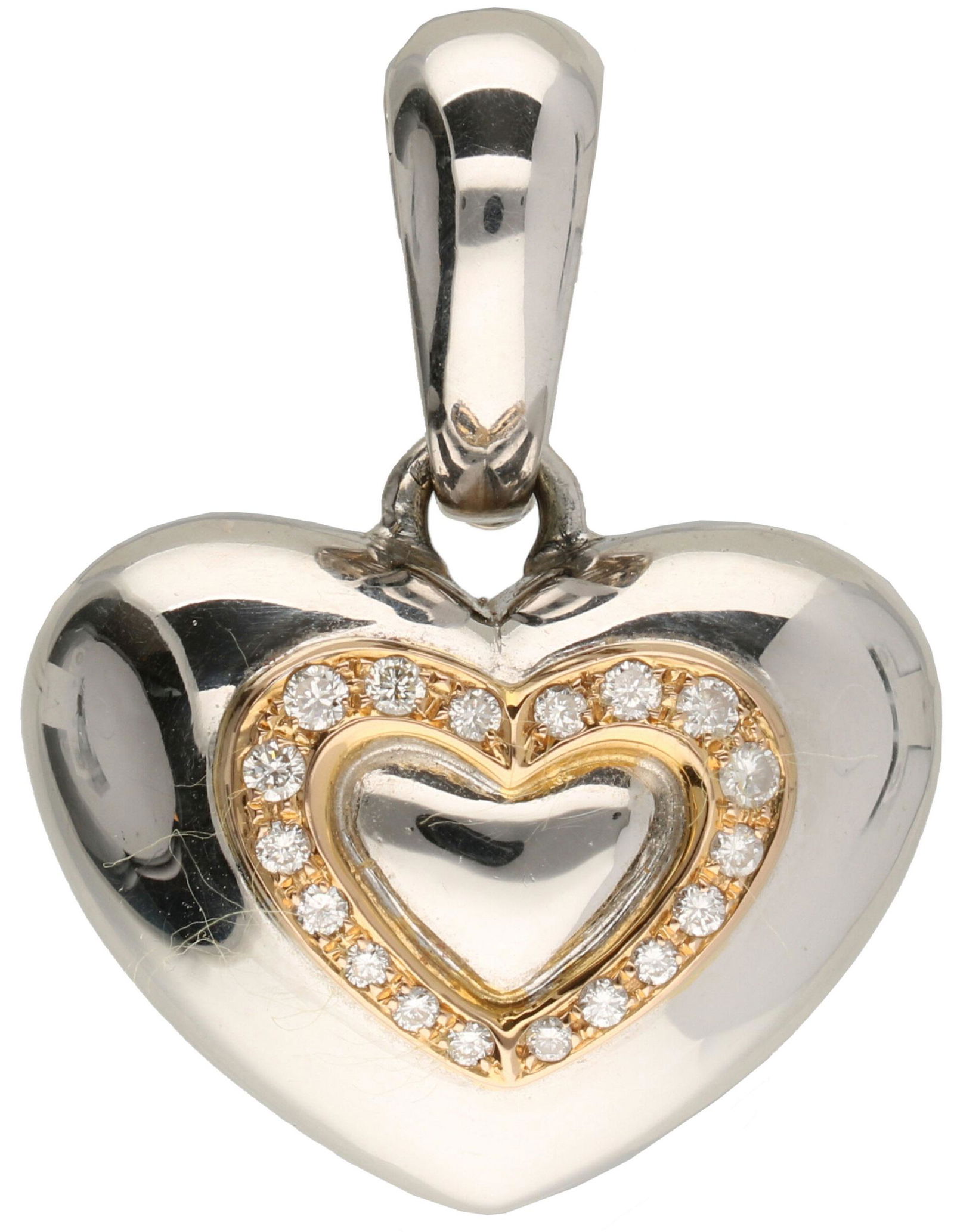Chimento heart-shaped pendant white gold, approx. 0.20: 18 Brilliant cut diamonds (4x approx. 0.02 ct., 8x approx. 0.01 ct. and 6x approx. 0.006 ct.) in a yellow gold setting. Purity: VS, color: G-H. LxW: 3.4 x 2.6 cm. Weight: 15.33 grams.