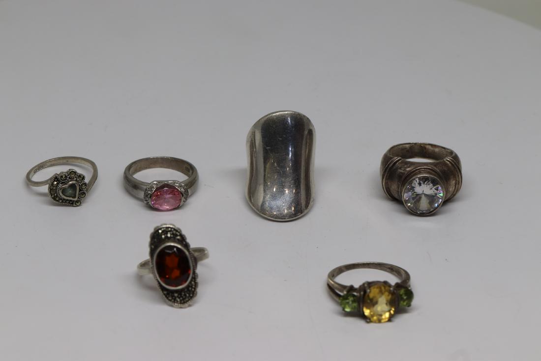 6 assorted design rings (1 of 5)