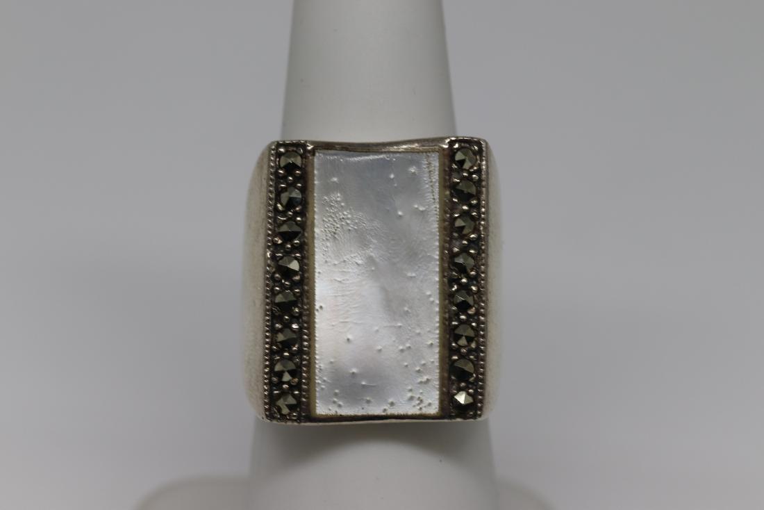 Ladies Silver Ring With a beautiful center stone (1 of 2)