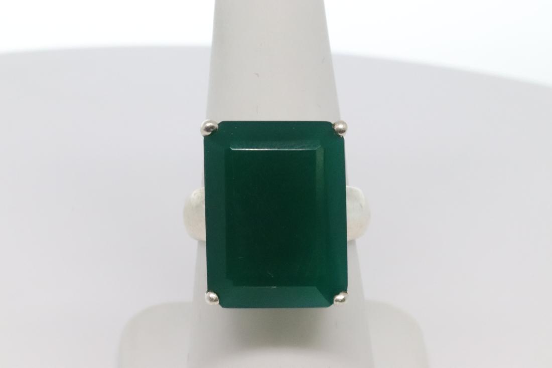 Womens 925 silver ring with amazing center stone (1 of 5)