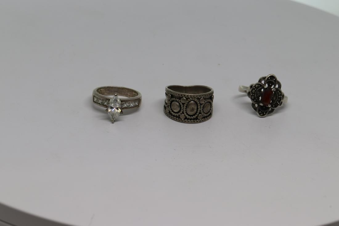 lot of 3 silver rings (1 of 2)