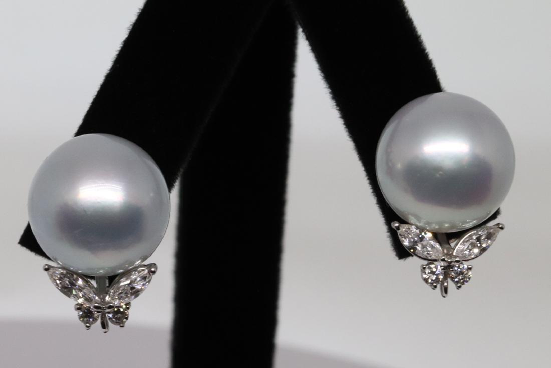 18Kt South Sea Pearls Earring With Diamonds. (1 of 5)
