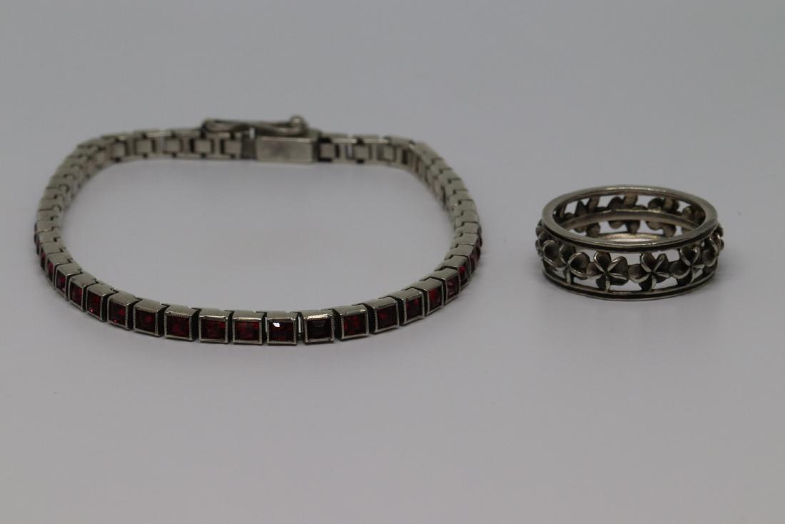 Lot Of 2 Ladies silver jewelry. (1 of 5)