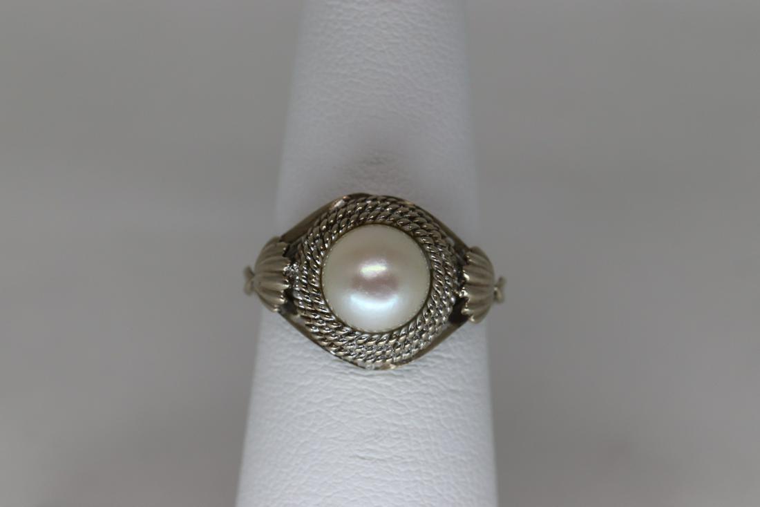 14k White Gold Pearl Ring (1 of 6)