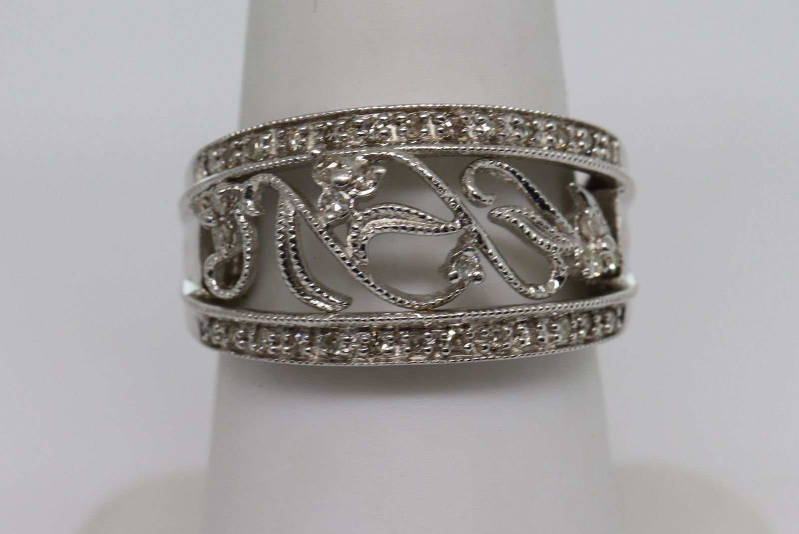 Art Deco Design Diamond Ring (1 of 2)