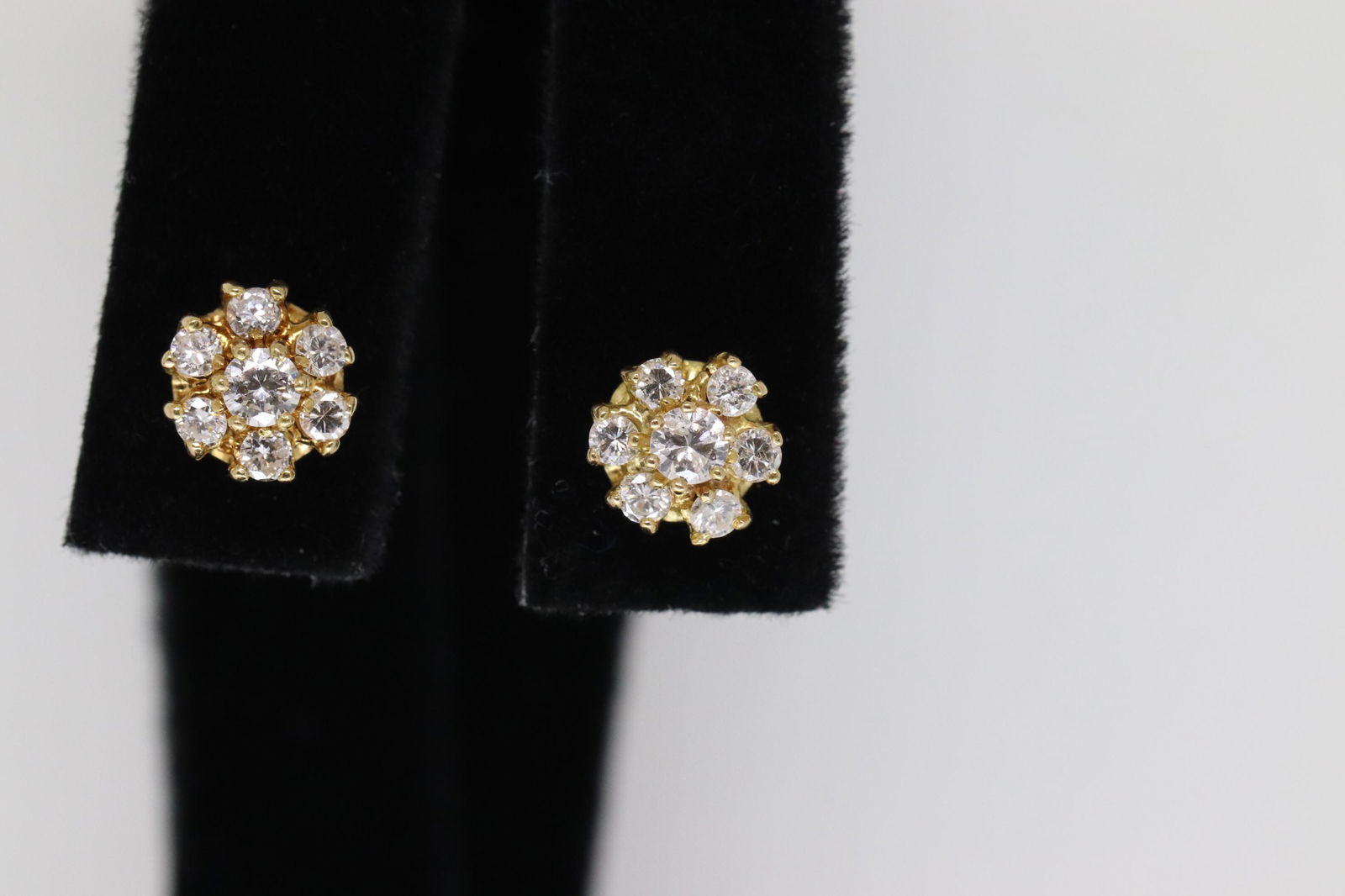 18kt Diamond Earring (1 of 5)