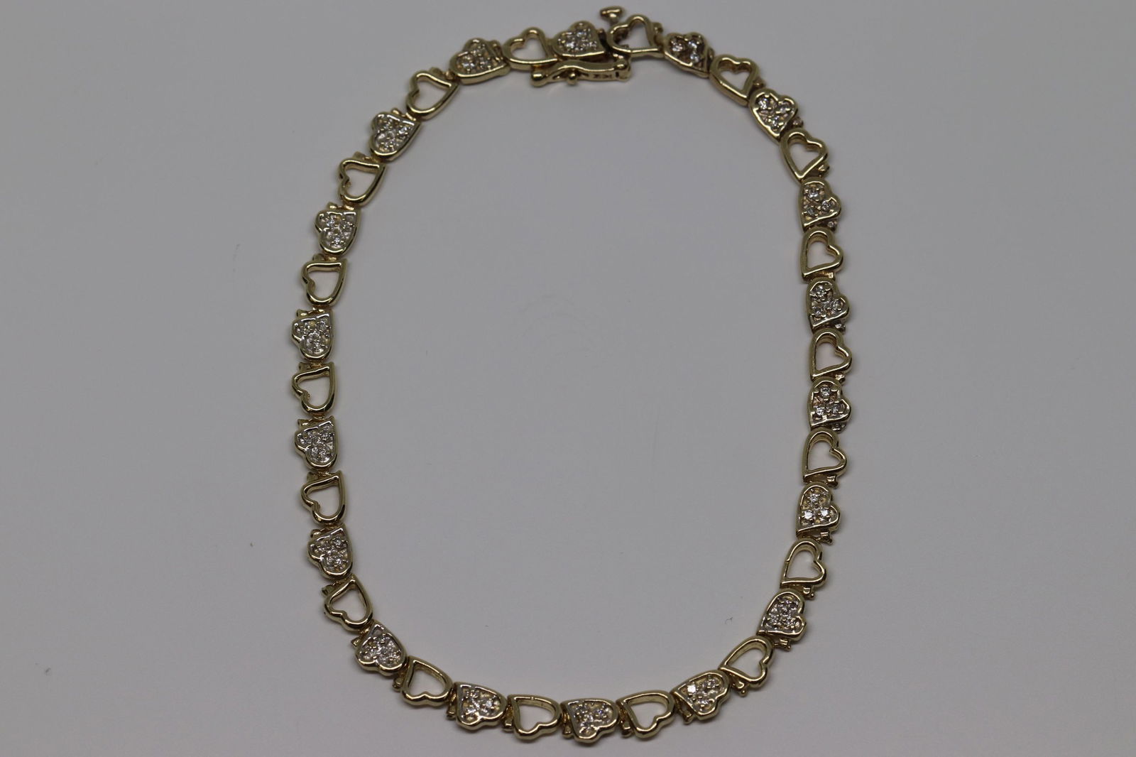 14kt Ladies Diamond Heart Bracelet (1 of 7)