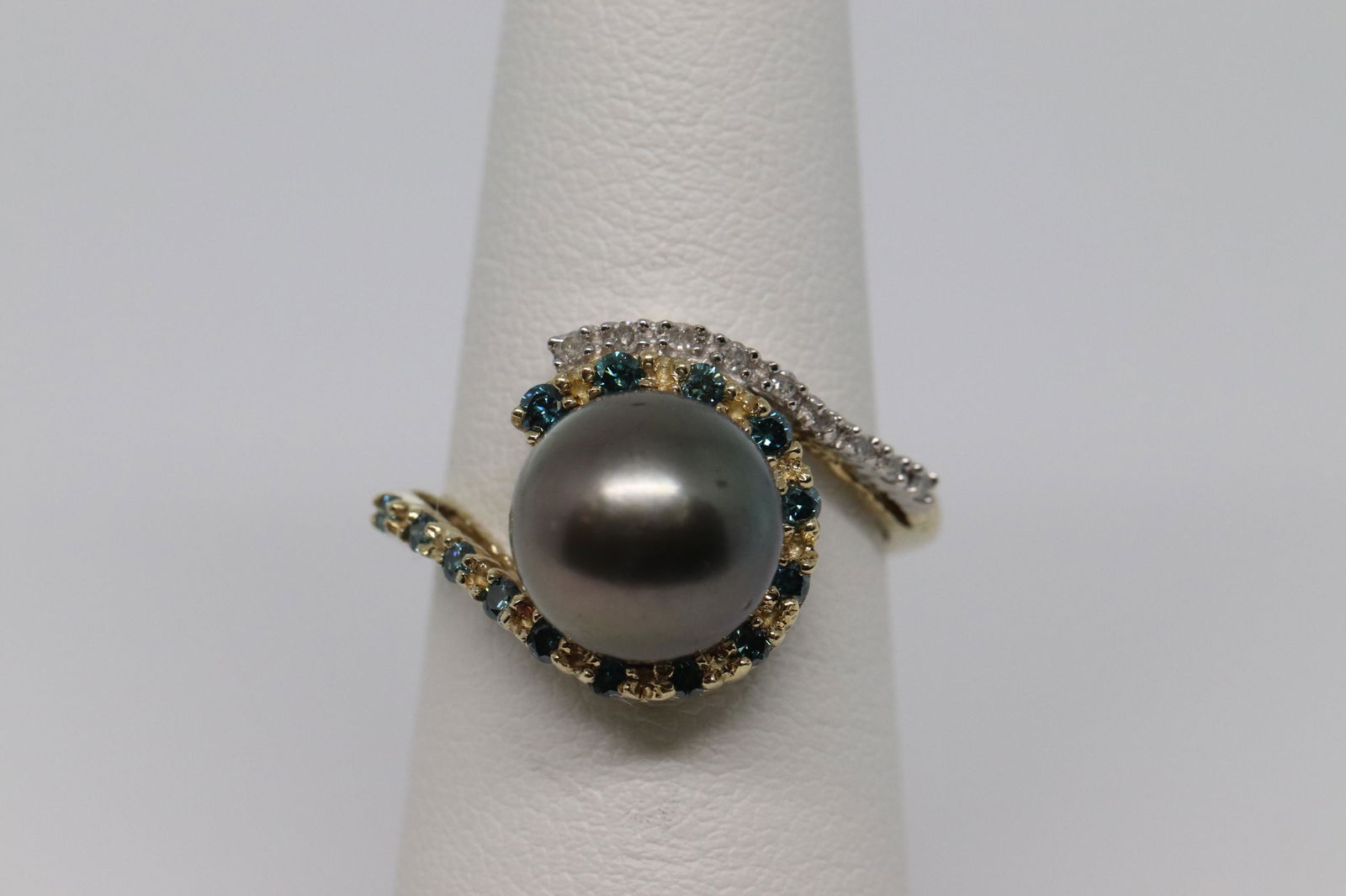 14kt Diamond & Pearl Ring (1 of 4)