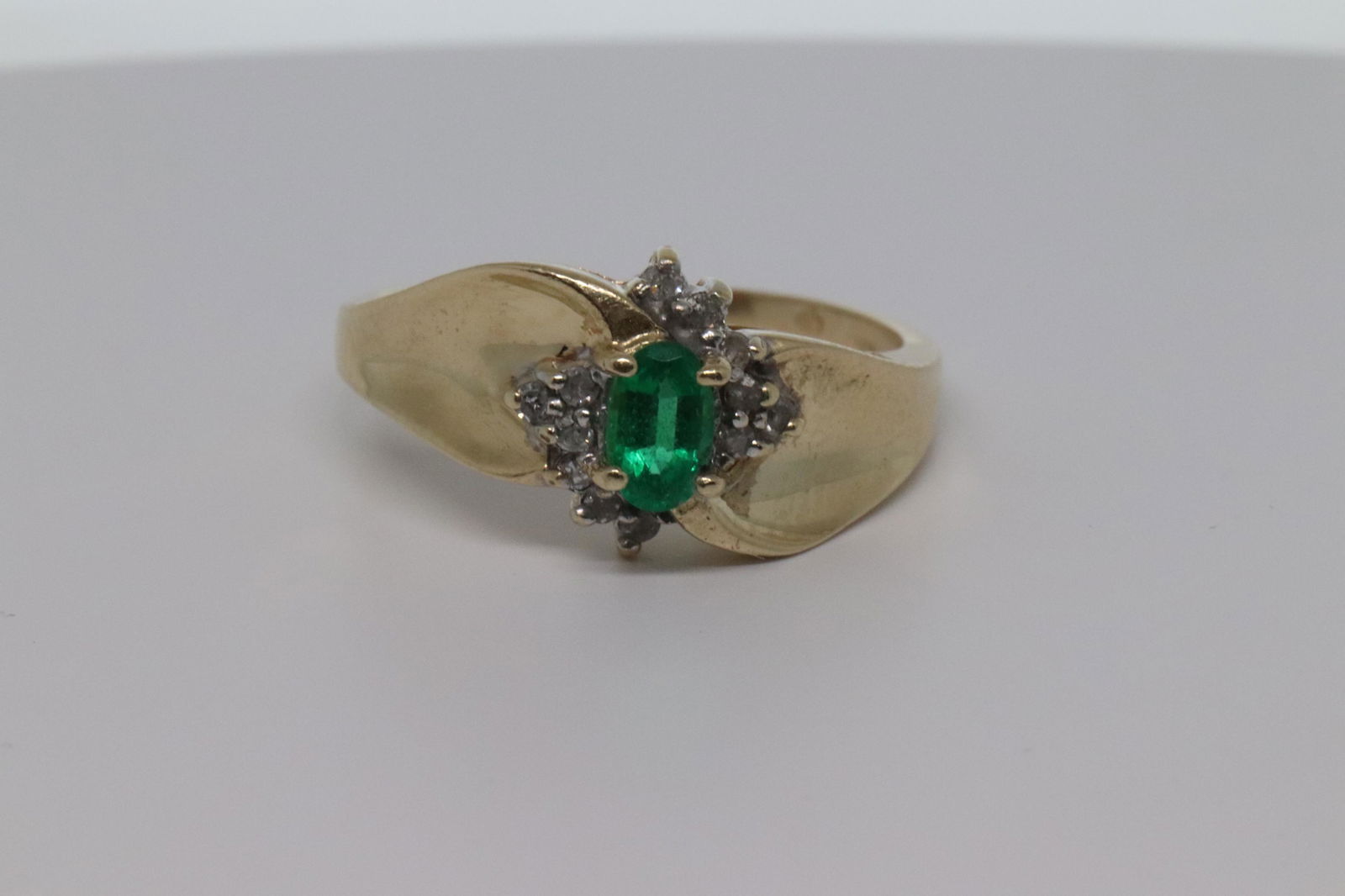 Ladies Diamond & Emerald Ring (1 of 4)