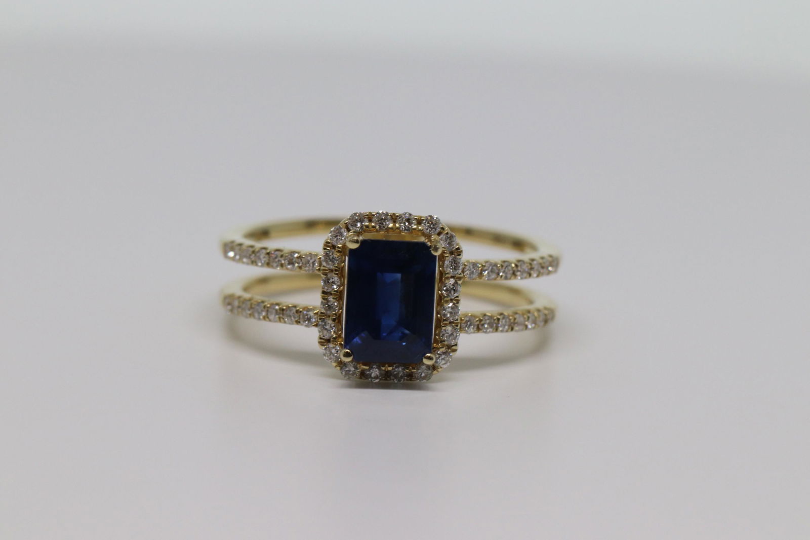 14Kt Diamond & Sapphire Ring (1 of 6)