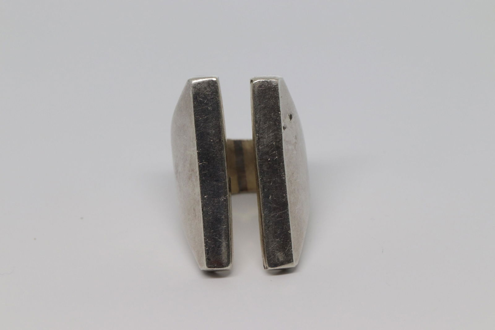 Mens 925 solid silver ring (1 of 3)