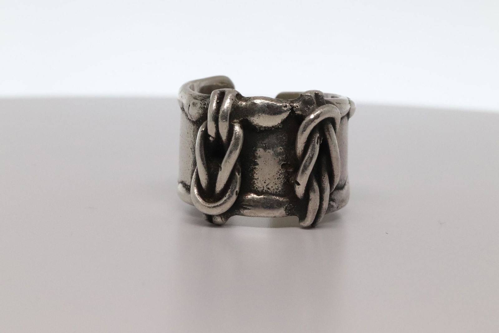 925 Ladies silver ring (1 of 3)