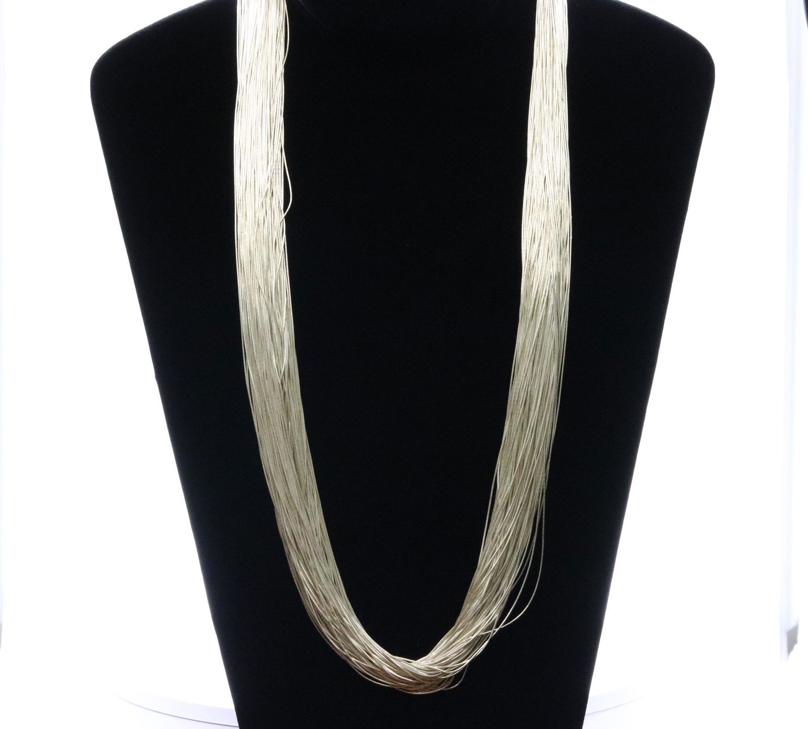 925 Sterling silver ladies necklace. (1 of 6)