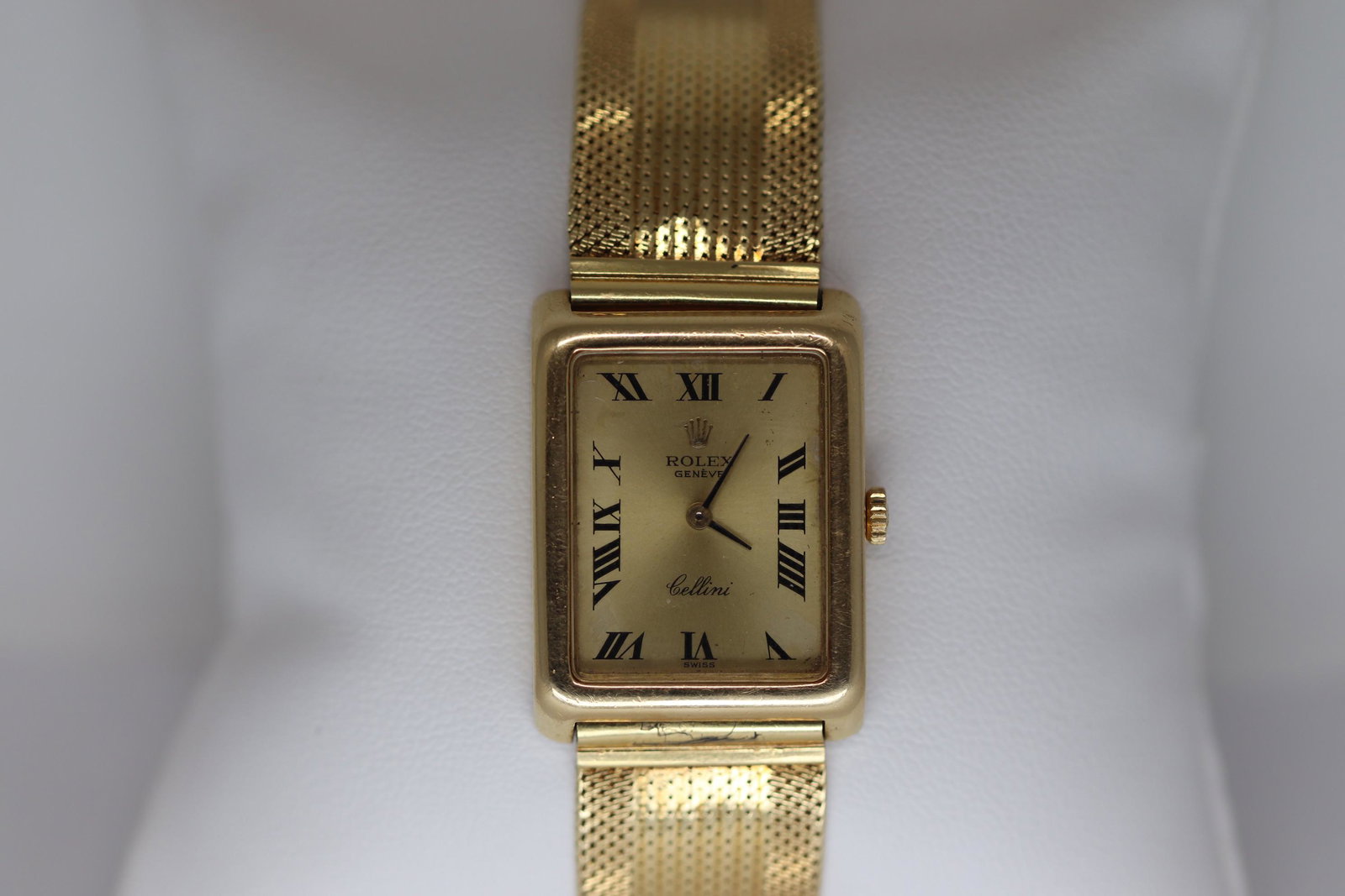 18Kt Rolex Cellini Ref 4103: A Men's 18kt Yellow Gold Rolex Cellini Ref 4103. This Rolex is rare Rolex Cellini. Original rolex manually wind movement. Running strong and keeping accurate time. Back case looks like its been polish