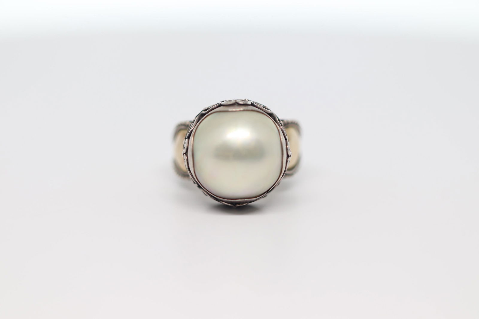 18k/925 Silver Pearl Ladies Ring. (1 of 5)