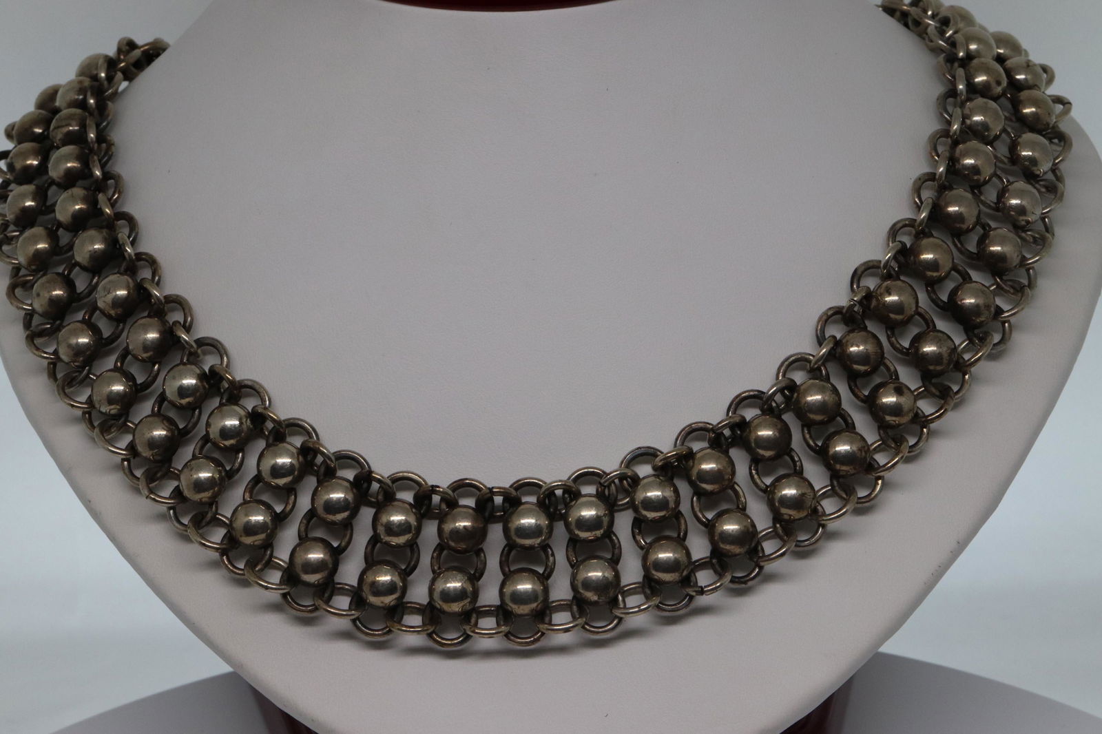 925 Sterling silver ladies necklace. (1 of 4)