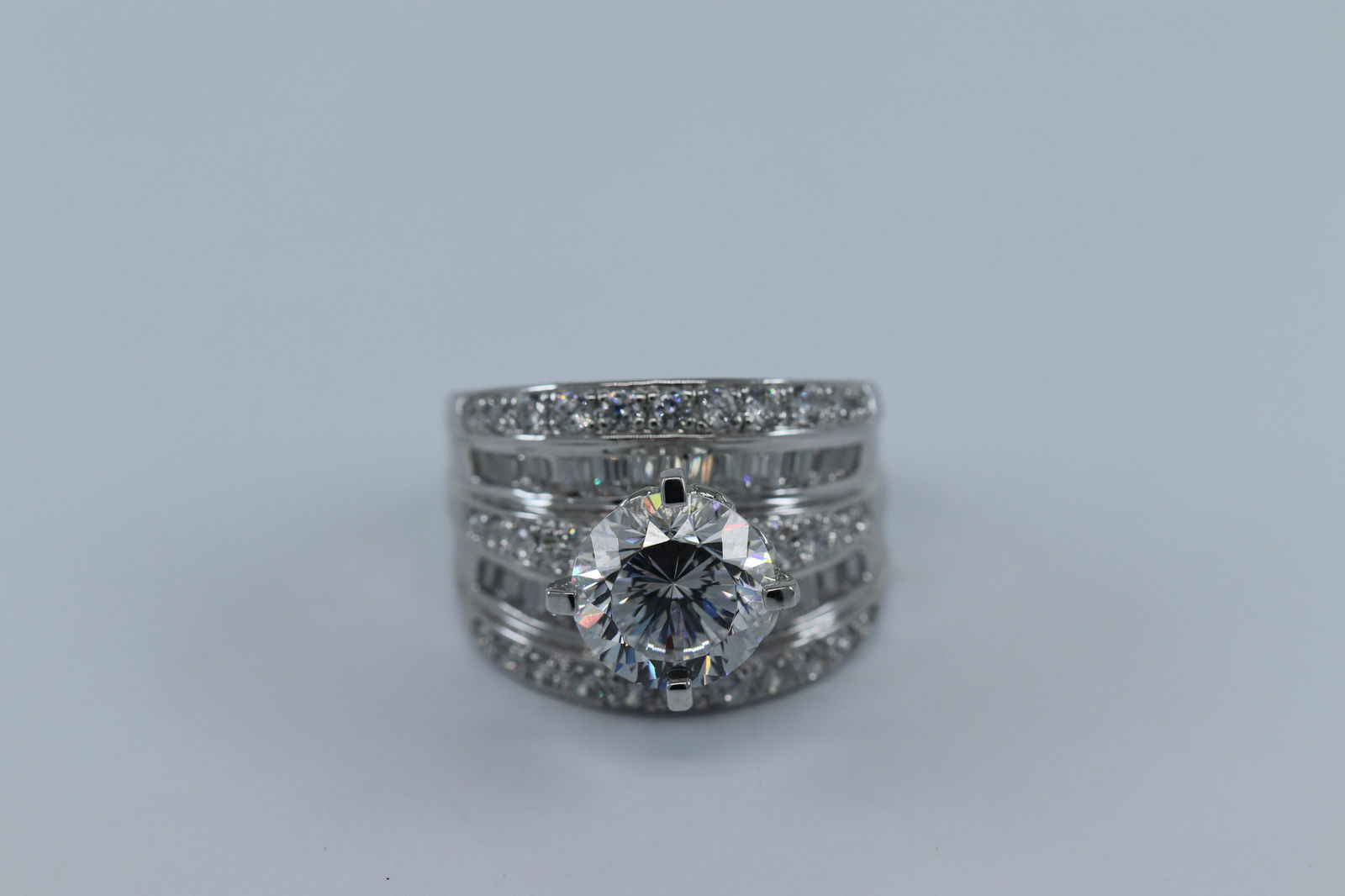 Modern Ladies 925 silver ring (1 of 3)