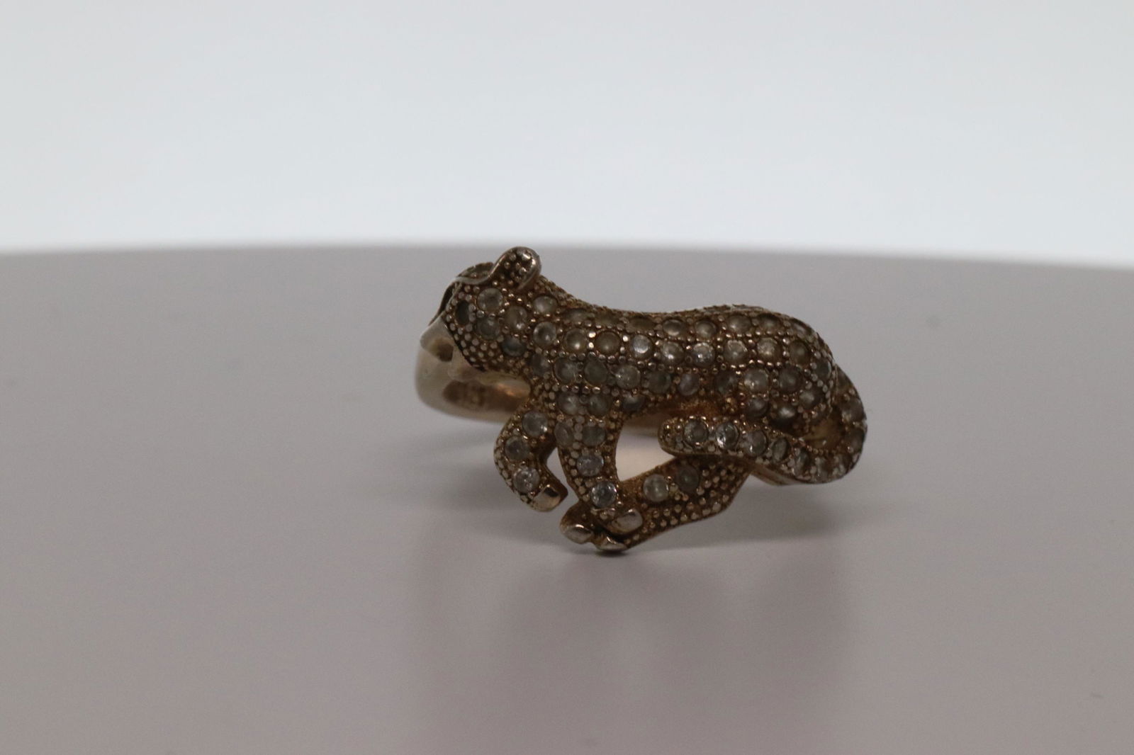 Ladies 925 Cheetah design ring (1 of 3)