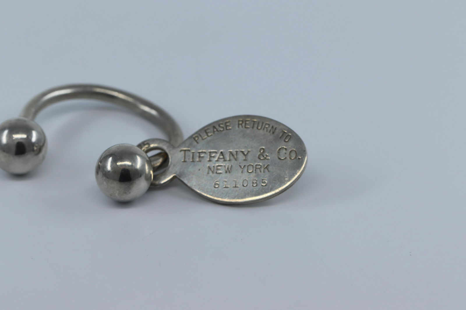 Tiffany & Co. Sterling Silver 925 Keychain & Charm: This is a amazing Tiffany & Co. Sterling Silver 925 Keychain & Charm. Total weight is 9.7g.