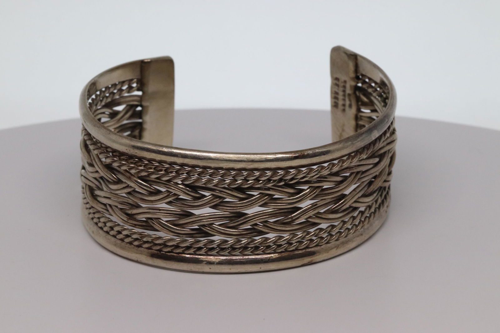 Ladies .925 silver bangle (1 of 4)